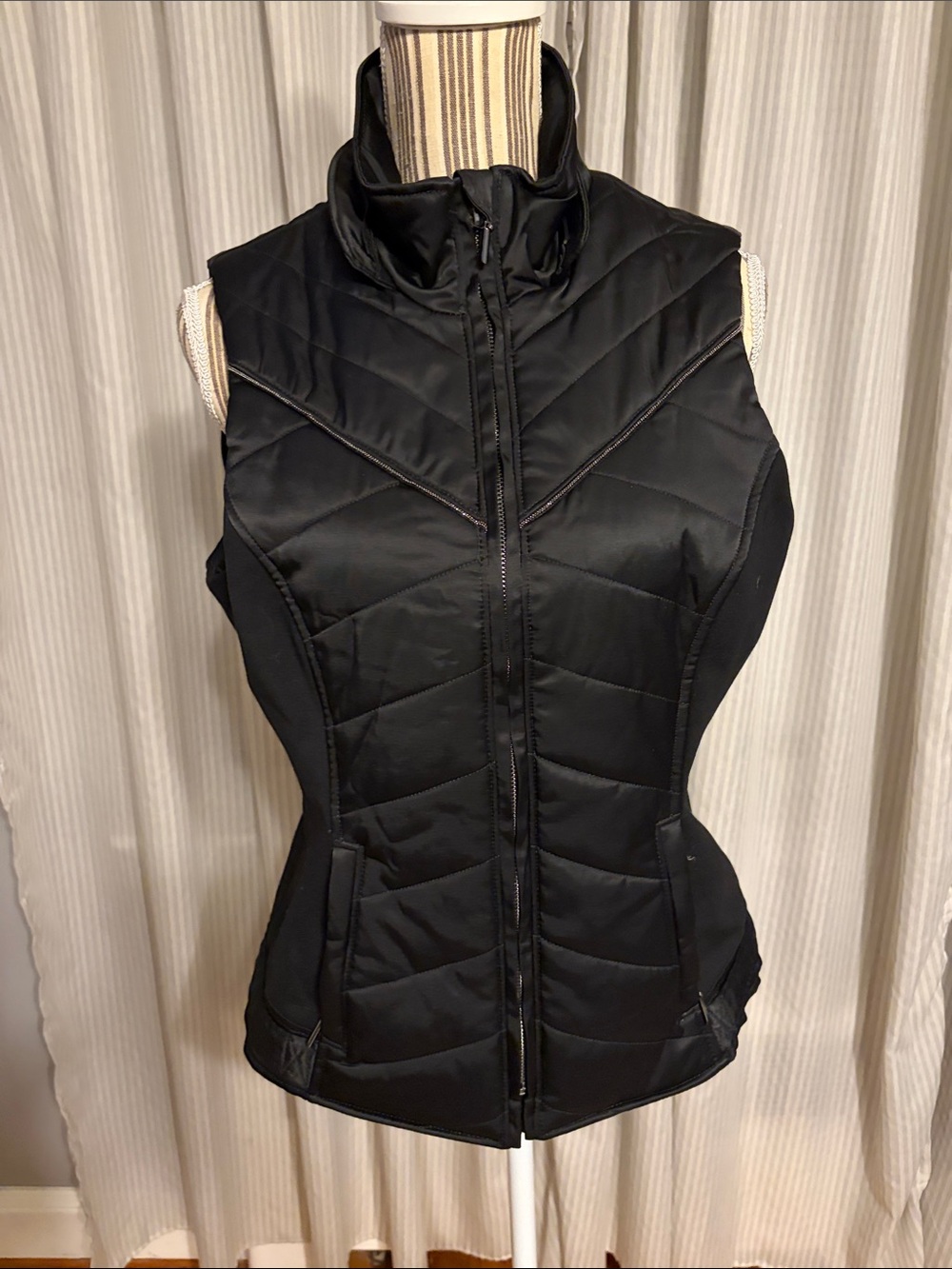 White House Black Market Black Quilted Women's Vest Jacket